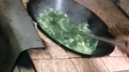 听说这样的灶炒菜好吃